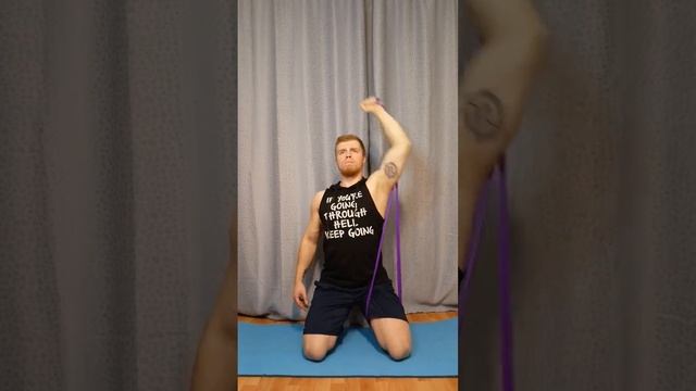 КАК НАКАЧАТЬ ПЛЕЧИ ДОМА С РЕЗИНОЙ смотреть онлайн