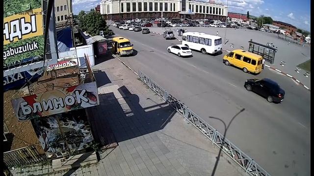 Важное совещание на центральной площади города смотреть онлайн