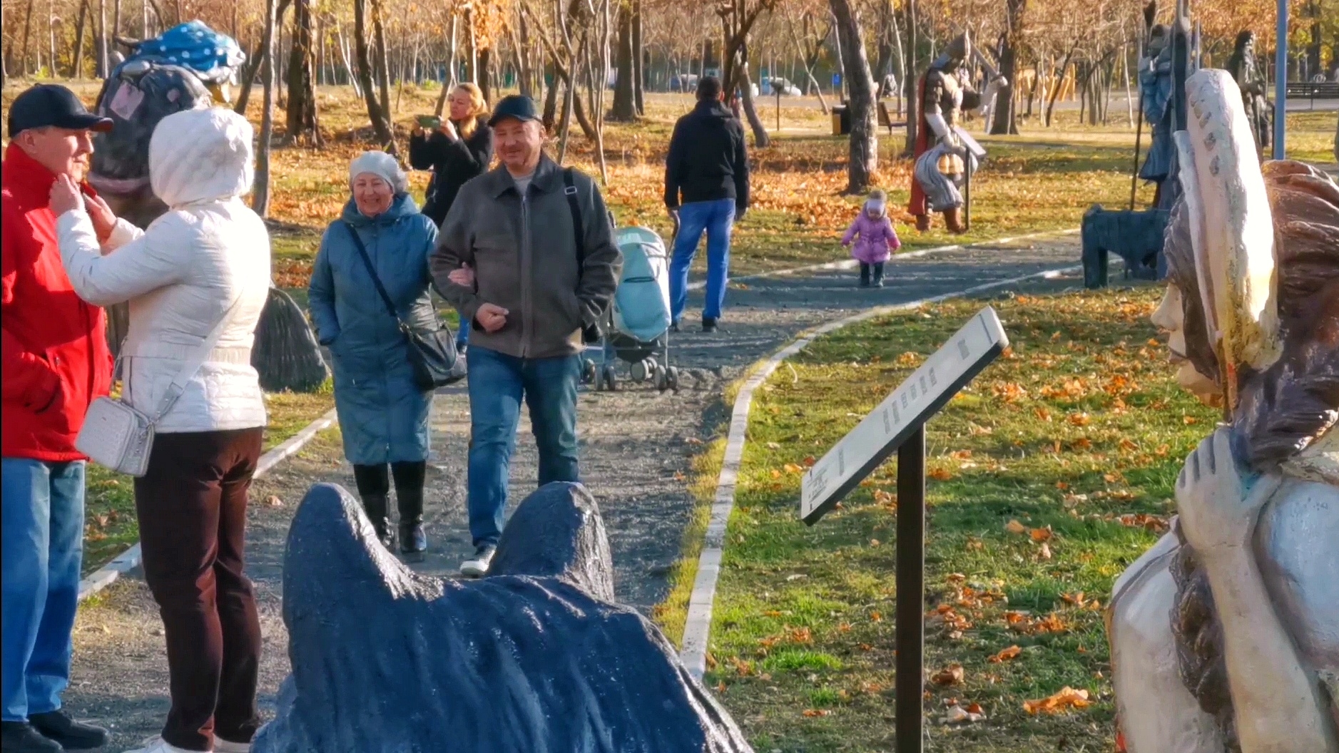 МАРИУПОЛЬ Ажиотаж гостей города в Парке Сказок Удивлены!🕍Восстановление и Жизнь Сегодня смотреть онлайн