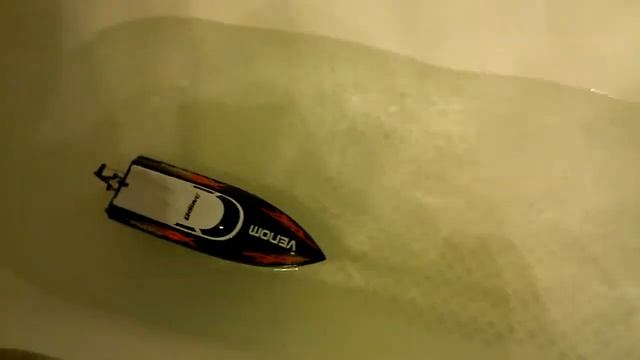 Радиокатер UDI RC VENOM смотреть онлайн
