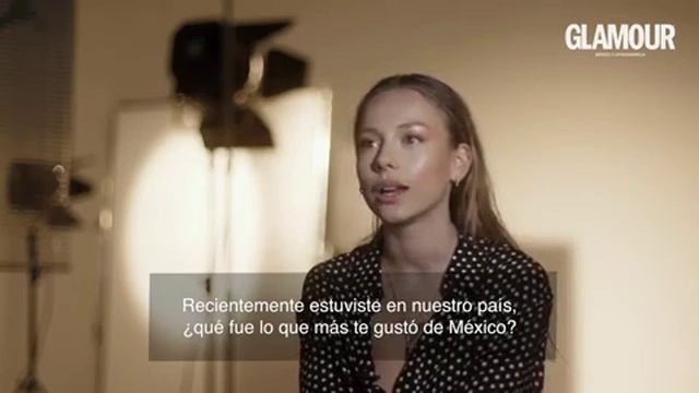 Ester Esposito-Entrevista смотреть онлайн