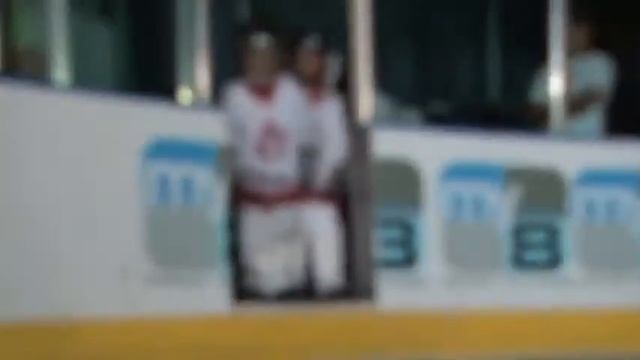 Шустрые ребята гоняют шайбу Что то типа нашего Кубка ГПН смотреть онлайн