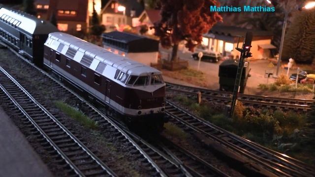 Neu  Auf Meiner Anlage! VEB Schicht DDR Doppelstockzug Und Piko H0 Diesellok BR 118 GFK Der DR