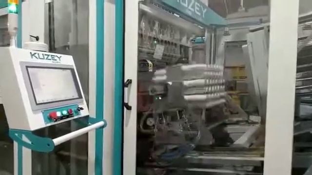 KG F75 FULL AUTOMATIC THERMOFORMING MACHINE WITH DOUBLE MANDREL STACKER    45 CAVITY CUP MOLD