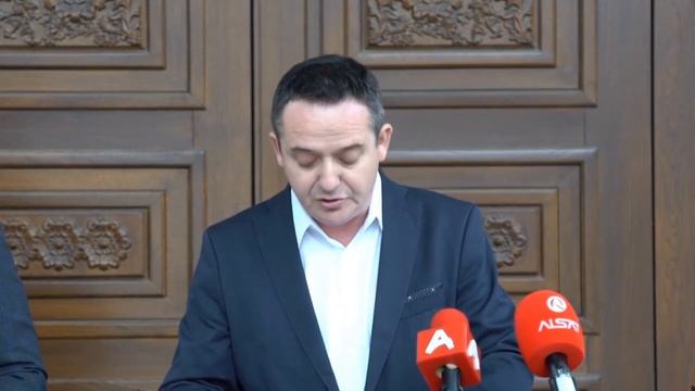 ВМРО-ДПМНЕ бара итно прогласување на кризна состојба на целата држава смотреть онлайн