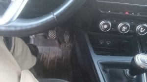 Рено Аркана замена главного цилиндра сцепления vin :306104007. Часть 1