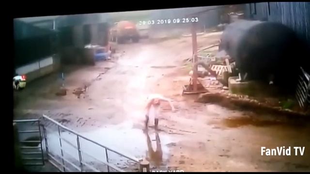 Подскользнулась смотреть онлайн