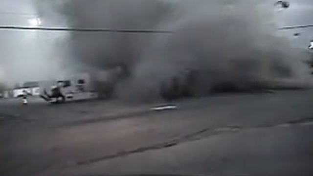 EXPLOSION DE CAMIÓN CISTERNA смотреть онлайн