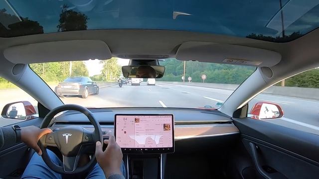 Pas de Spotify dans la Tesla Model 3 standard+, comment fait-on ? смотреть онлайн