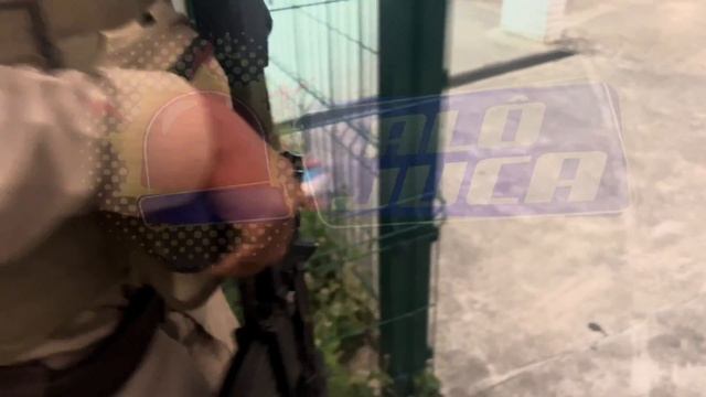 TENTOU FUGIR: homem é preso com drogas na Avenida Peixe, Liberdade смотреть онлайн