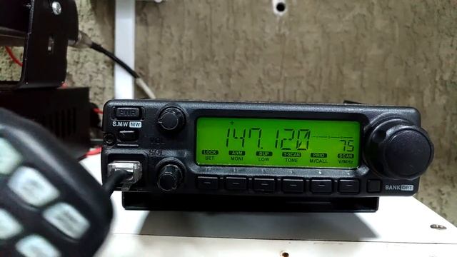 ICON IC2200 - Como Programa Repetidora e Salvar na Memória do Rádio смотреть онлайн