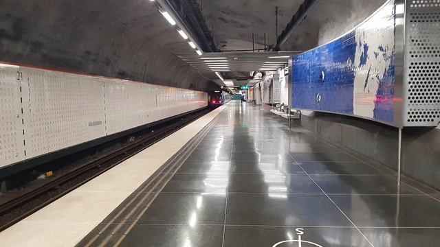 C20 Tunnelbana avgår från Universitetet смотреть онлайн