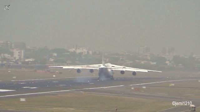 Antonov An 124 Maximus Air Cargo landing in Mumbai смотреть онлайн