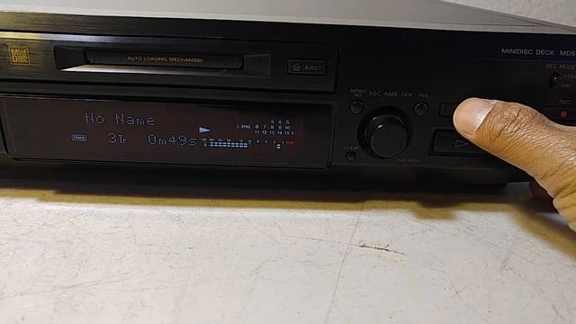 Vintage Sony MDS-JE520 MiniDisc Recorder/Player Demo смотреть онлайн