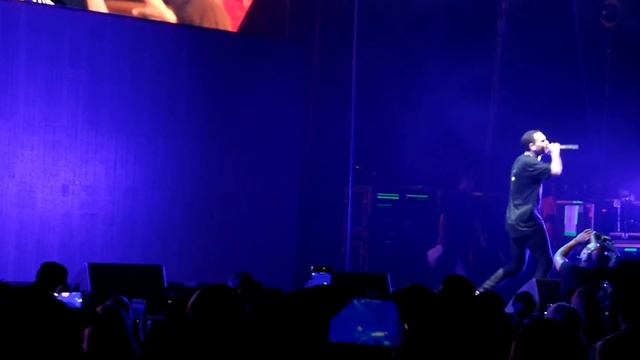 Chris brown- Tempo live смотреть онлайн