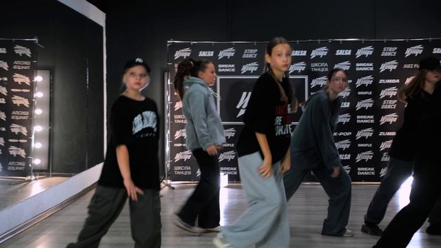 HIP-HOP - Александра Никитина, школа танцев WINGS смотреть онлайн