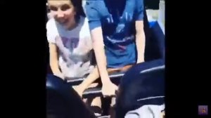 Ноа Шнапп и Милли Бобби Браун на горках