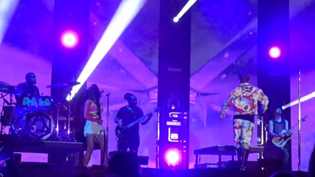 Adam Lambert - Let's Dance at Universal Studios смотреть онлайн