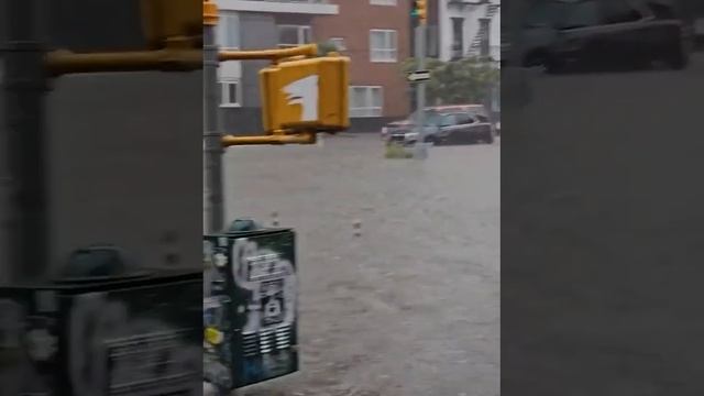 ⚡️Нью-Йорк сегодня затопило из за ливней. смотреть онлайн
