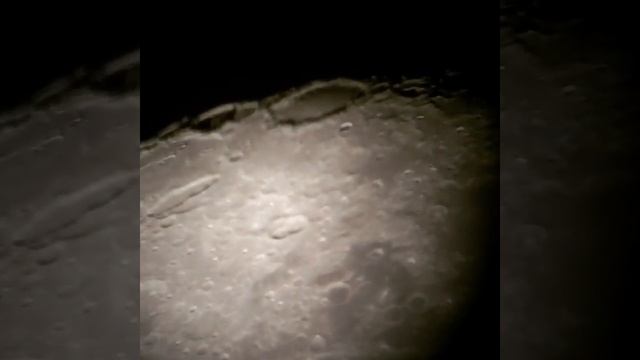 Moon through SkyWatcher 250p 10” Dobsonian смотреть онлайн