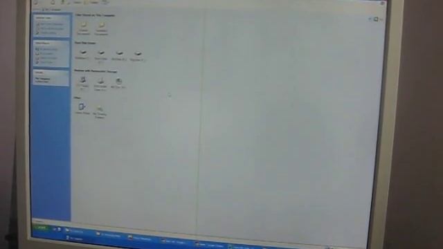Monitor cu dungi pe ecran смотреть онлайн