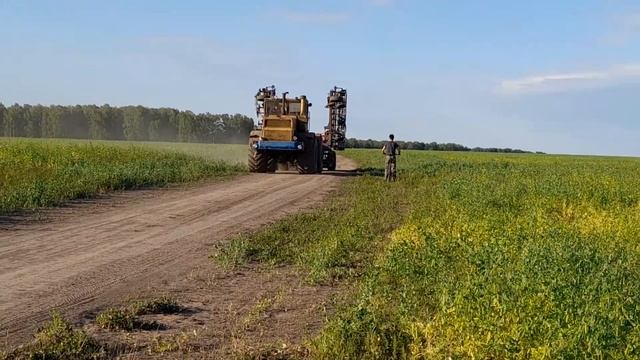 Кирове К700А по полю смотреть онлайн