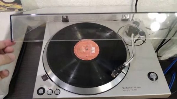 Technics SL-1501 with Technics 270C working video