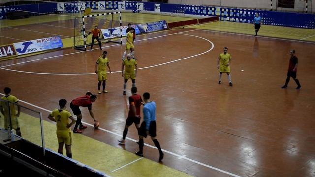 "Металіст" - "Марк" - 3:5. 2 тайм. Чемпіонат Луганської області з футзалу смотреть онлайн