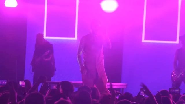 Adam Lambert -Rumors Moscow 18.04.2016 смотреть онлайн