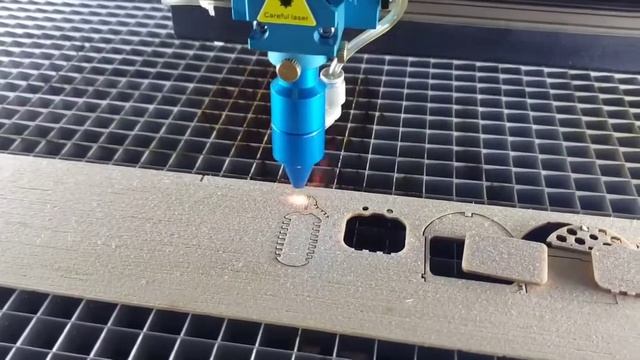 35 watt Co2 laser cutting balsa FAST! смотреть онлайн