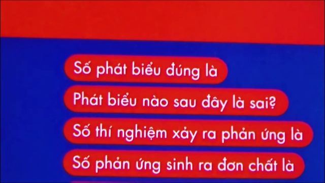 Tiến hành thí nghiệm theo các bước sau: Bước 1: Cho vào cốc thủy tinh chịu nhiệt khoảng 5 gam dầu.. смотреть онлайн