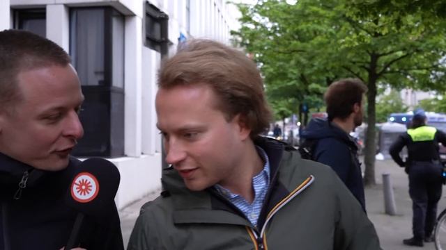Waar is de Vlaamse nationalist trots op? смотреть онлайн