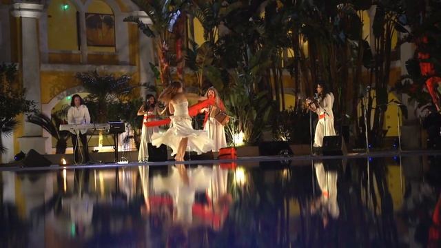 Италия. Повезло оказаться на столь красочном шоу смотреть онлайн