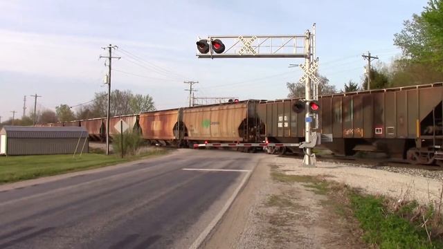 Swisher Road Railroad Crossing - CP 7023 (Air Force Unit), CP 9832, & CSX 862 in Lafayette, Indiana смотреть онлайн