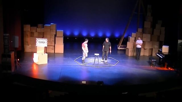 Flying Karamazov Brothers - Time Lapse: Anatomy of a Gig (9am-10pm) смотреть онлайн