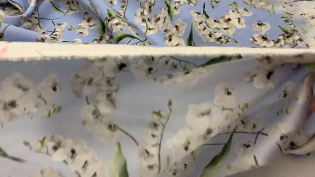 Матовый шелк с цветочным принтом смотреть онлайн