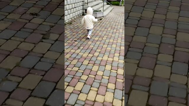 Погода испортилась# Анютку домой не загнать☺ смотреть онлайн