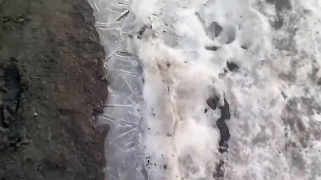 Трескает лёд смотреть онлайн