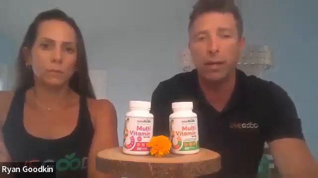 LiveGood   Комплекс поливитаминов компании LiveGood  Райянн и Лиза Гудкин