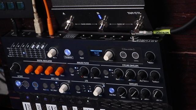 Arturia MicroFreak Sound Design Tutorial - Creating 3 Different Pad Sounds With Microfreak & Reverb смотреть онлайн