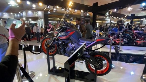 2023 Zontes ZT 200 VS Bajaj Pulsar NS200 Full Comparison | Should You Buy ZONTES ??