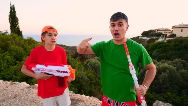 МЫ ПОДРУЖИЛИСЬ С БАРБИ ! смотреть онлайн