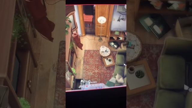 Новый тренд в Sims 4: накатывать моды и воссоздавать свою постсоветскую квартиру из детства. смотреть онлайн