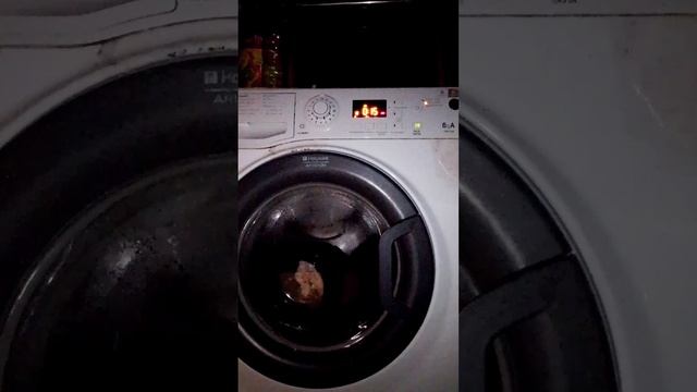Стирка черных вещей Быстро 30' холодн вода /800 об мин смотреть онлайн