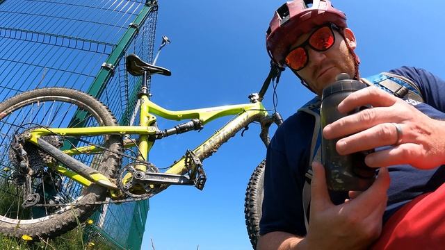 Fidlock Water Bottle System - Is It Any Good? смотреть онлайн