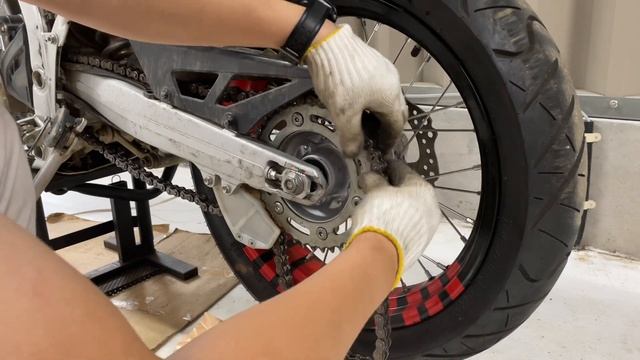 【クリップ式チェーン交換】CRF250L初めてのチェーン交換！ смотреть онлайн