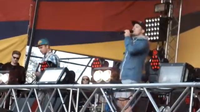 Макс Корж лужники смотреть онлайн