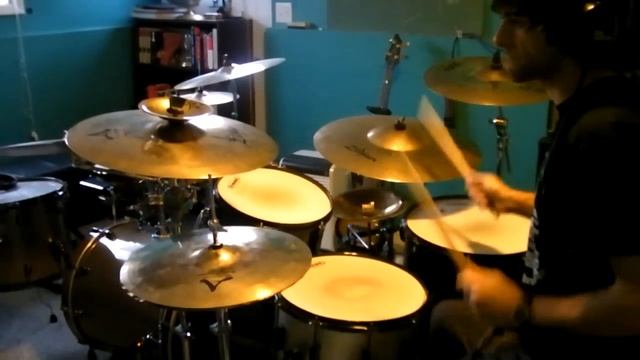 16th note lead variations over fast-tempo punk beat ostinato. смотреть онлайн