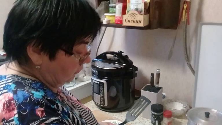 Жизнь в деревне. Виталий и Зоя: События дня смотреть онлайн