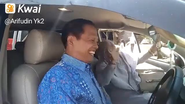 Pak Karmin, owner-nya Gina Catering, randusongo,Turi sleman, yk, silahkan yg mau punya hajat manten смотреть онлайн